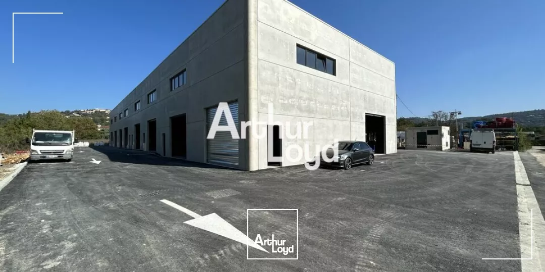 Montauroux - Vente en VEFA de locaux d'activité de 500 m² divisibles dès 100 m²