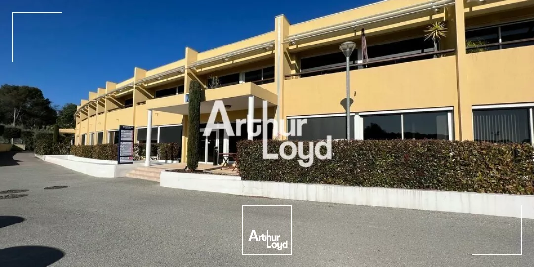 Bureaux à la location 273 m² - Sophia Antipolis - Environnement paysager